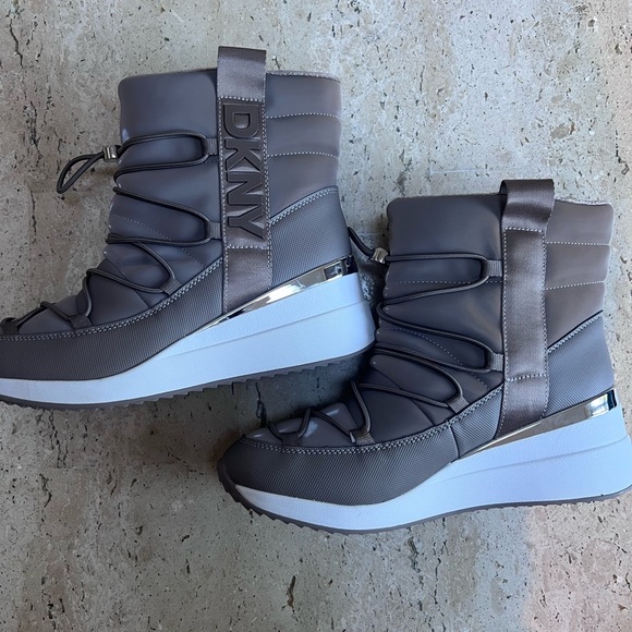 DKNY Womens Perla Wedge Sneaker Boot  Size 10M MSRP 200.00 Ash Color - Picture 4 of 8